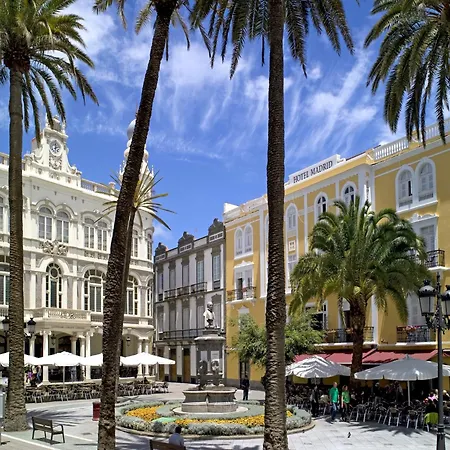 Beachfront In Palmas By Playa Canteras